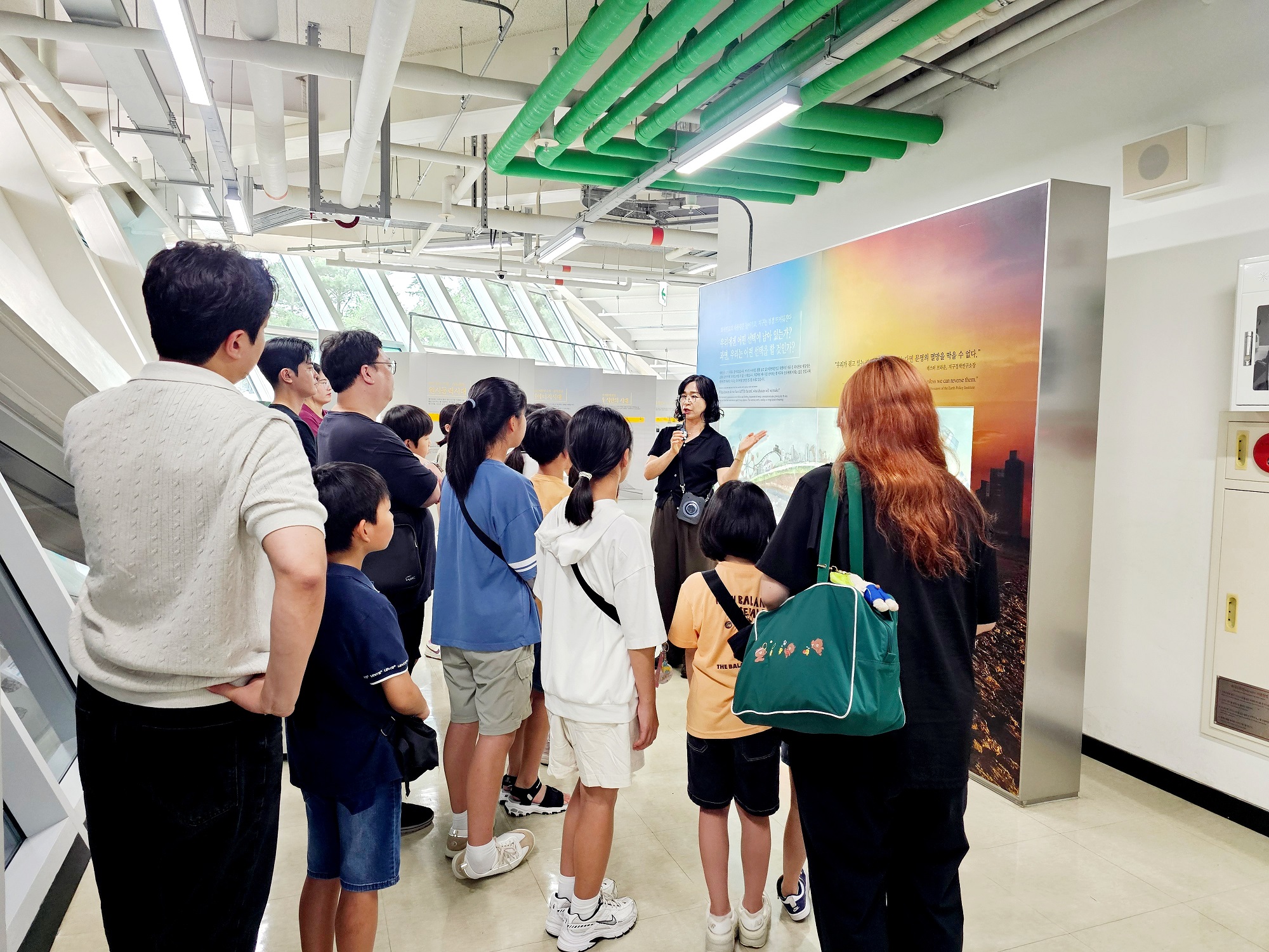 [이미지_한화커넥트] 미래세대와 함께 하는 친환경 에코버스투어1.jpg