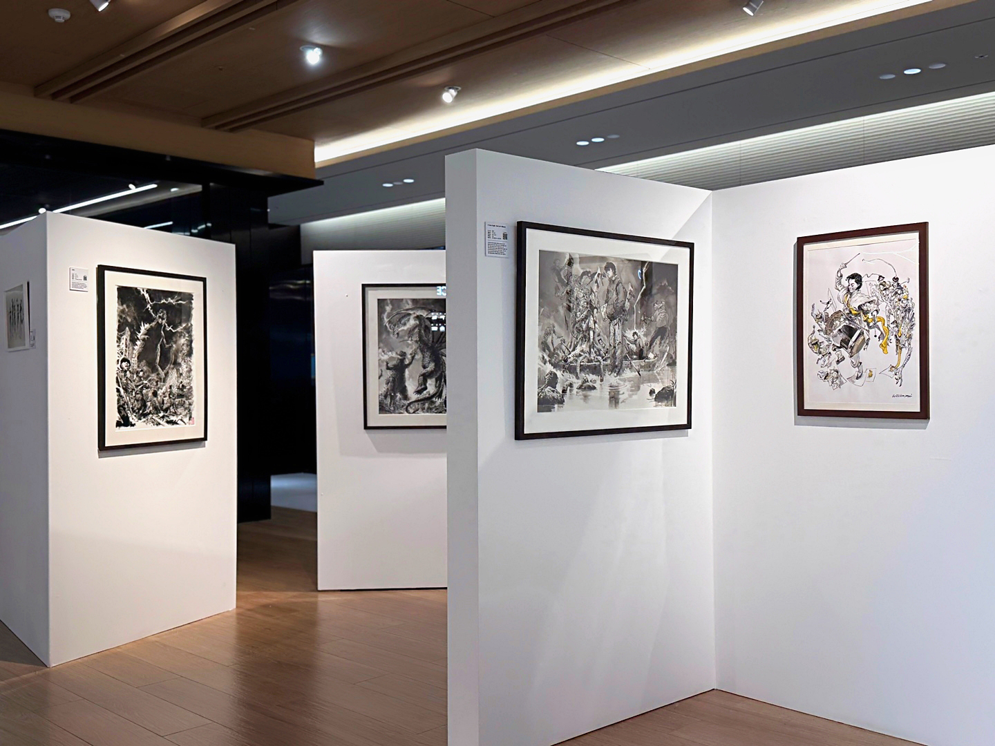 [이미지02_한화커넥트] 커넥트플레이스 서울역점, 故 김정기 작가 특별전 전시 전경.jpg